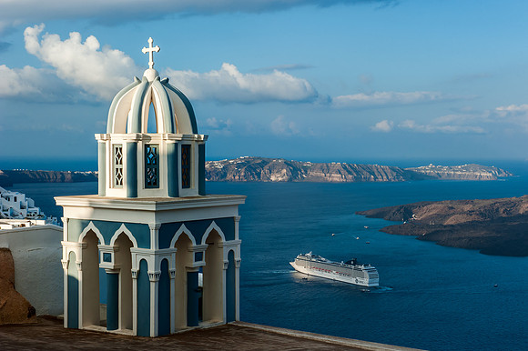 Santorini - Cruise Ship seen from Firostefani