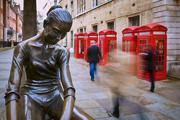 London - Ballerina by Enzo Plazzotta in Covent Garden
