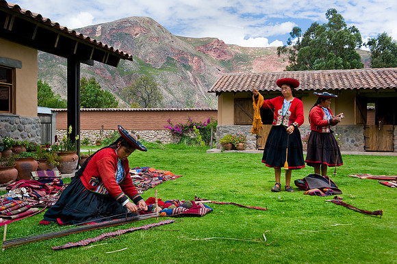 Urubamba - Traditional Weaving at Hotel Sol y Luna