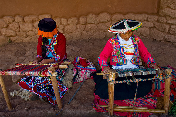 Cusco - Weavers in Awana Kancha