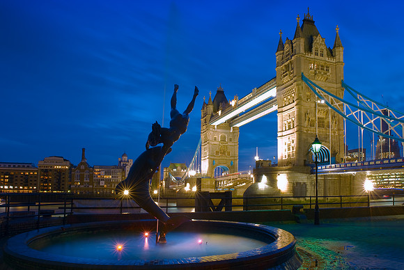 London - Girl with a Dolphin by David Wynne