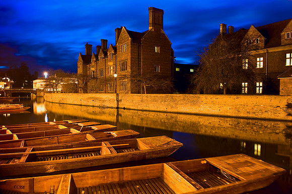 Cambridge- Punts in the River Cam